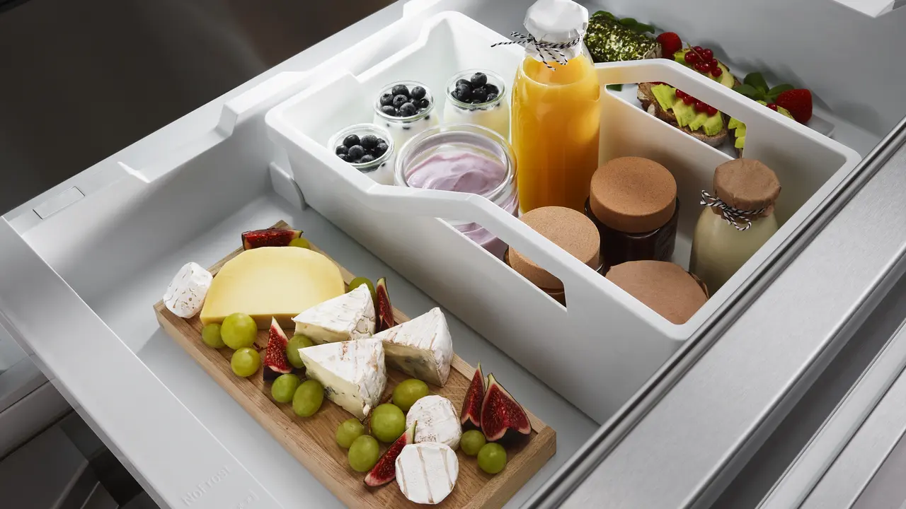 MBsddi 9524 Plus BioFresh NoFrost French Door fridge-freezer with